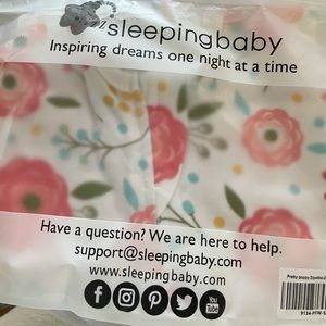 NEW IN PACKAGE ZIPPADEE ZIP PRETTY POPPY ZIP SWADDLE SMALL SLEEPING BABY
